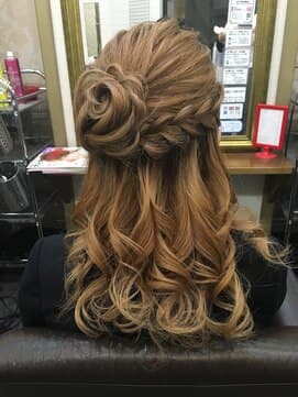 ヘアセットアンドエクステンション ショールーム (SHOW ROOM)